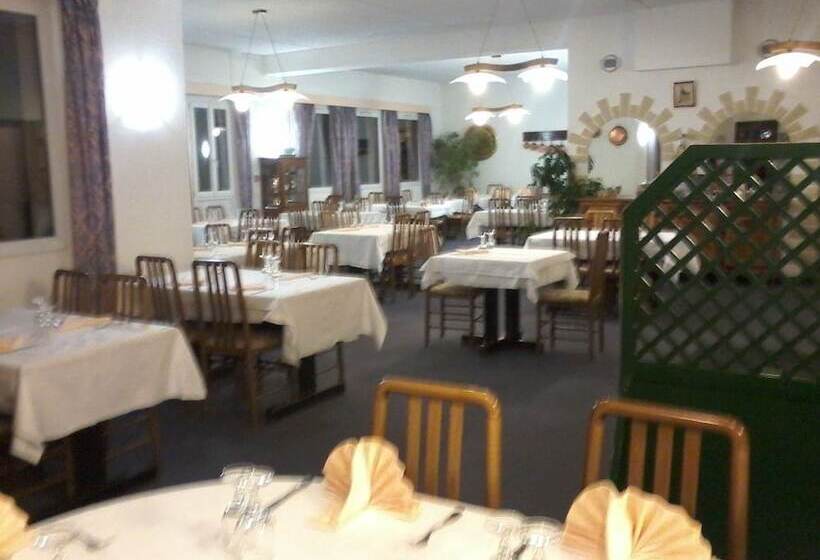 בית מלון כפרי Hôtel De La Tour