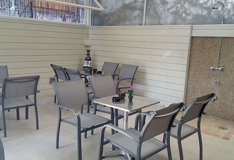 Отель Kosmopolit