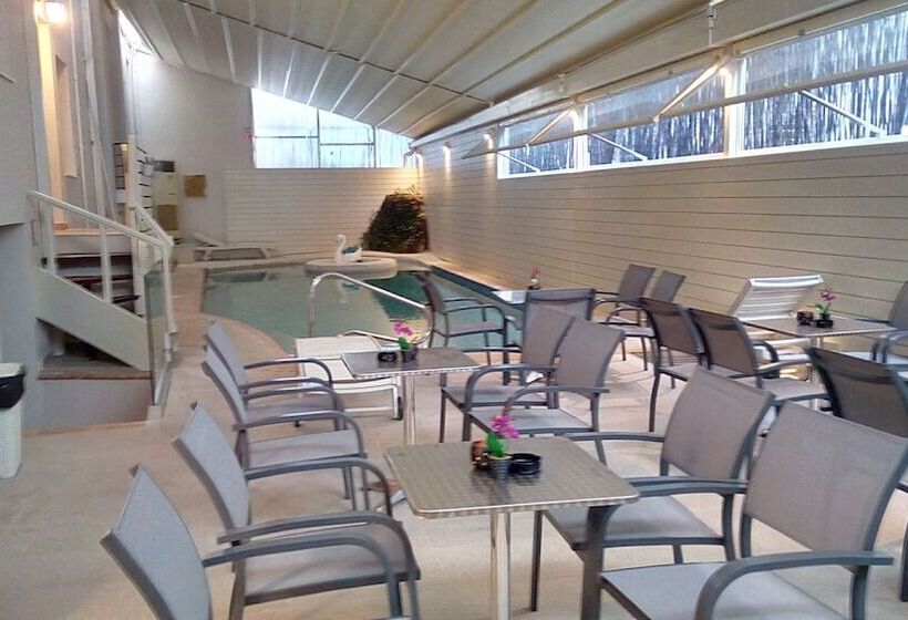 Отель Kosmopolit