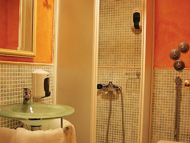 Отель Kosmopolit