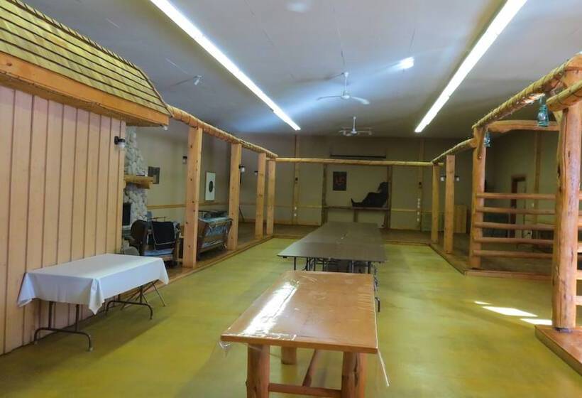 Szálloda Lazy M Lodge