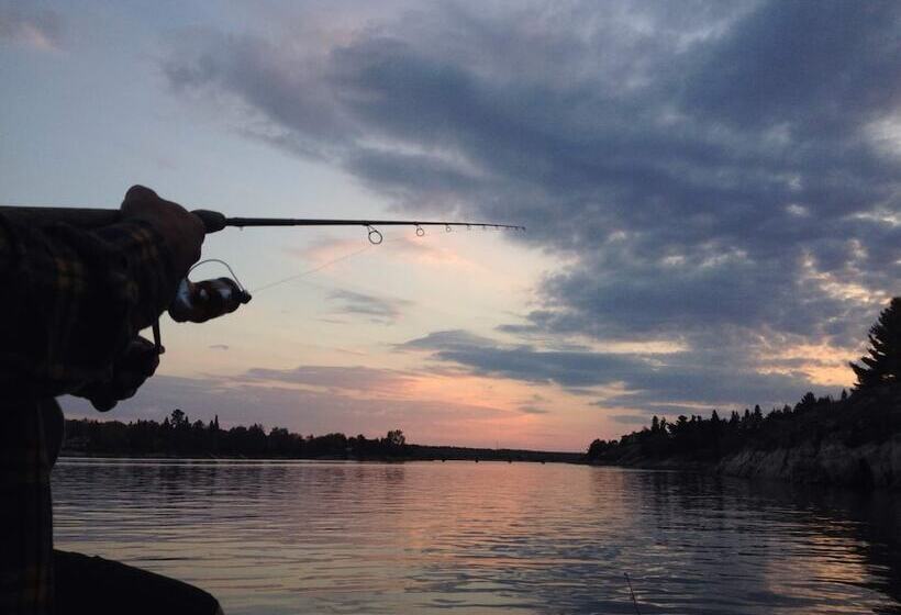 فندق Nature S Inn Kenora