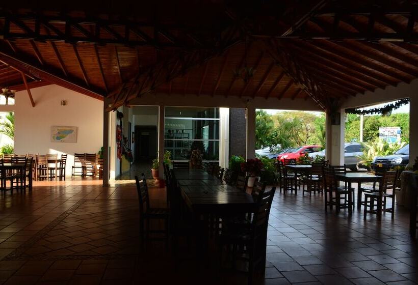 בית מלון כפרי Parador El Guafal