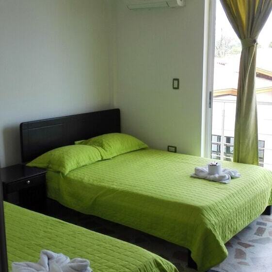 בית מלון כפרי Parador El Guafal