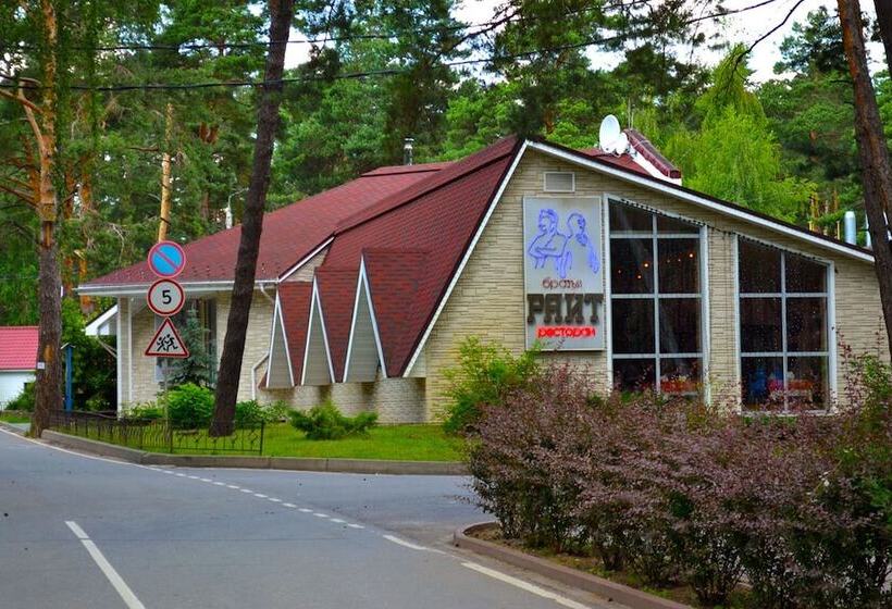 בית מלון כפרי Park Drakino