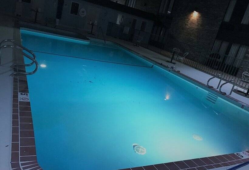هتل Quality Inn