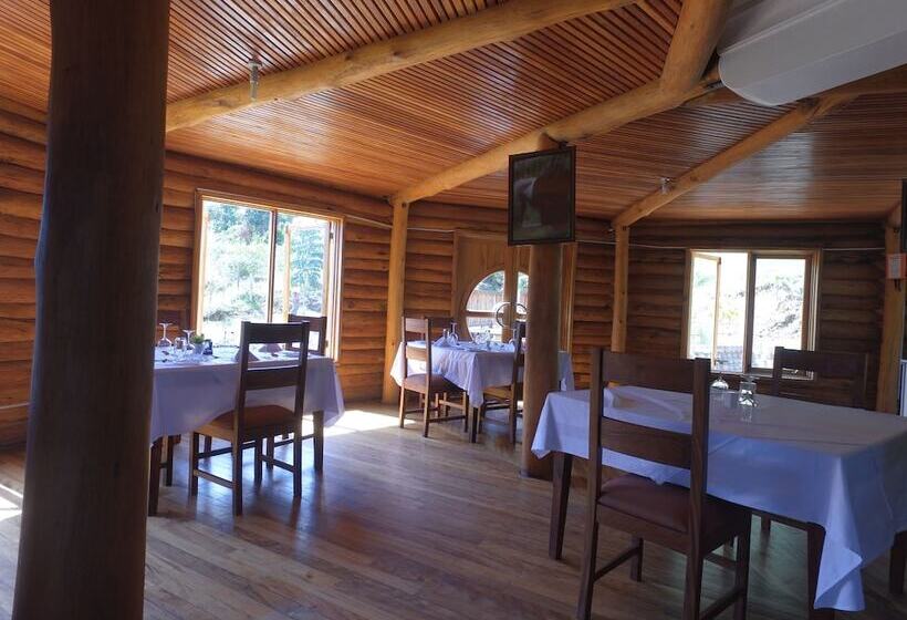 هتل Rafiki Safari Lodge Bwindi