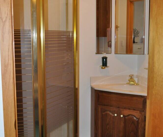 فندق Red Moose Lodge