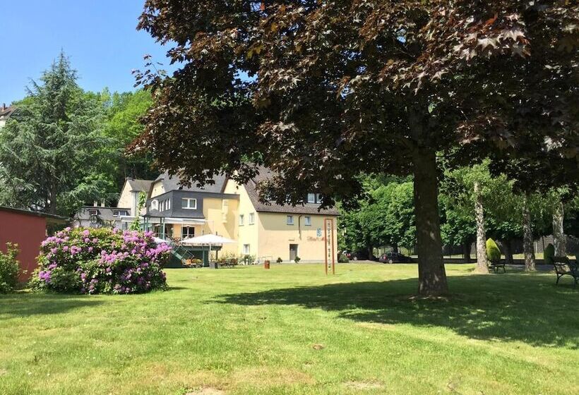 فندق & Restaurant Menge