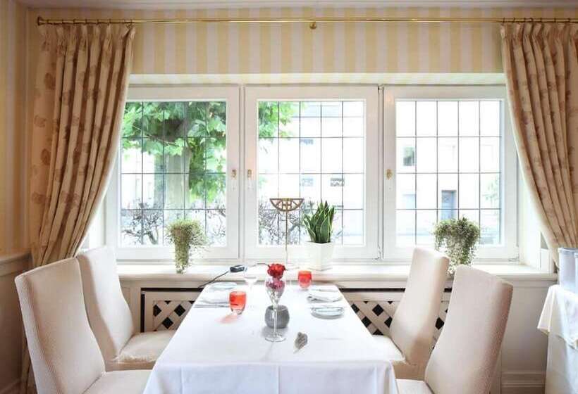 فندق & Restaurant Menge