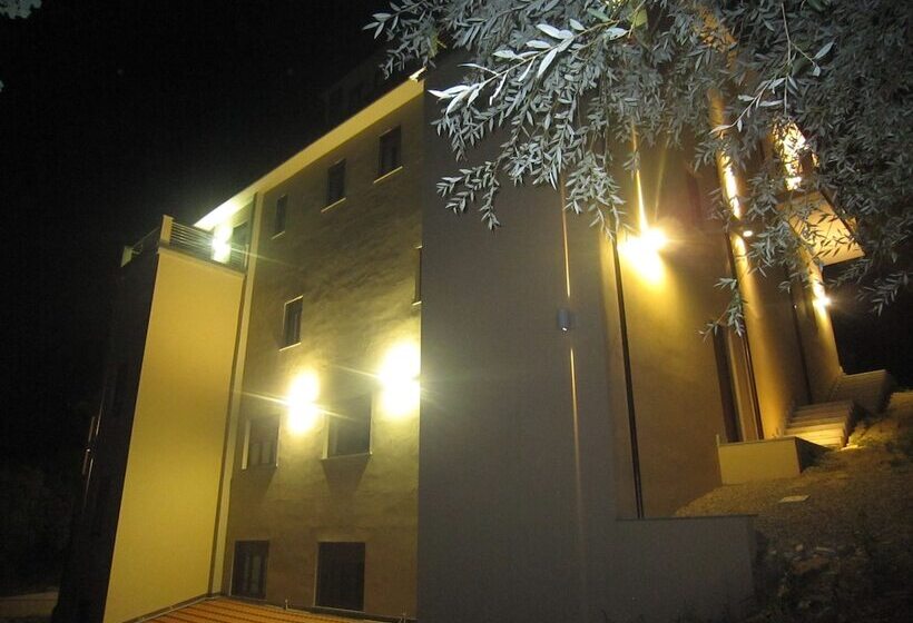 乡村酒店  Tenuta I Lecci Di Gurian Roberta Maura