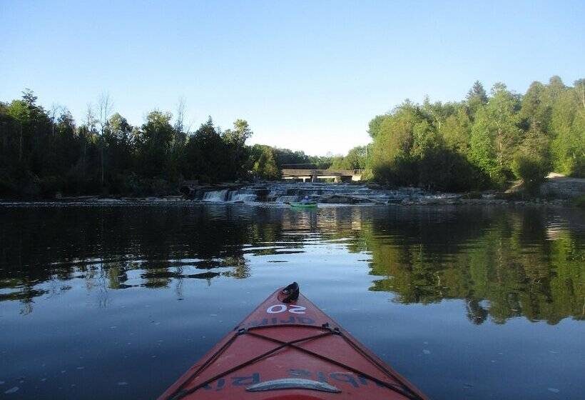 فندق Sauble River Marina And Lodge Resort