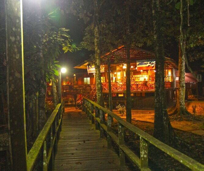 فندق Singgahmata Holidays Camp