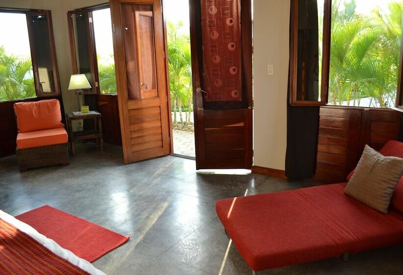 בית מלון כפרי Soma Surf Resort