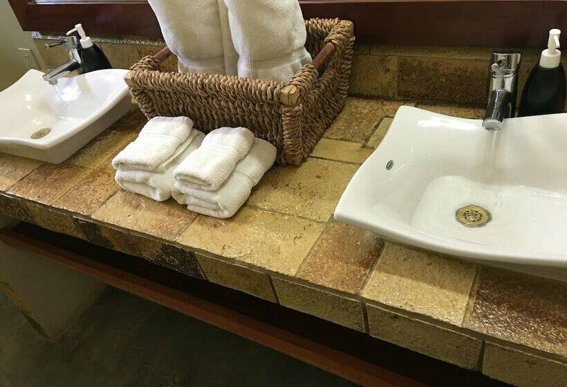 בית מלון כפרי Soma Surf Resort