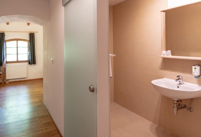 בית מלון כפרי Stanglbräu