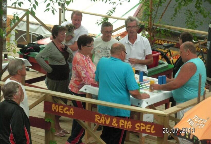 בית מלון כפרי Tallbacken Camping