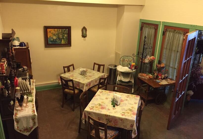 בית מלון כפרי The Pallmer Inn