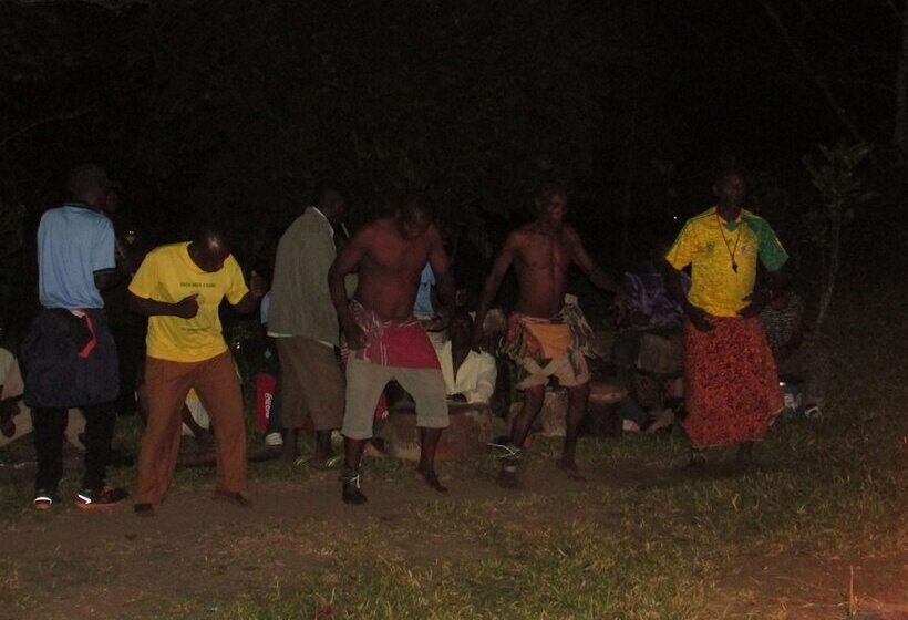 בית מלון כפרי Udzungwa Forest Camp