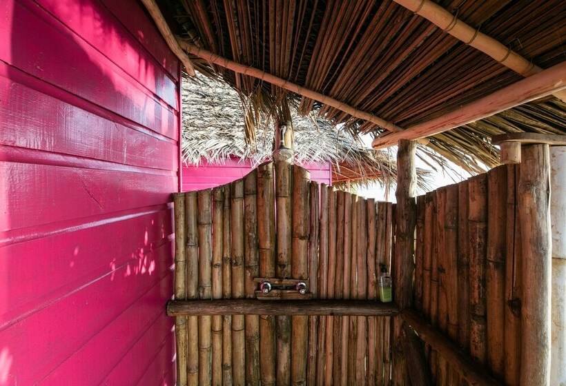 فندق Urraca Monkey Island Eco Resort