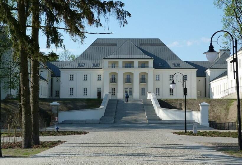 בית מלון כפרי Zamek Janów Podlaski