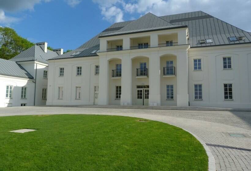 בית מלון כפרי Zamek Janów Podlaski