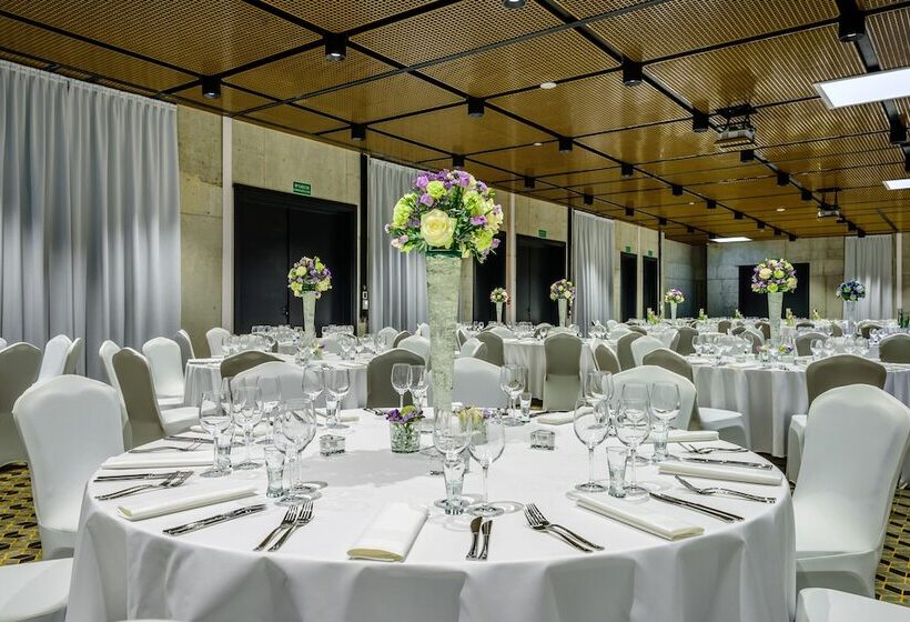 בית מלון כפרי Zamek Janów Podlaski