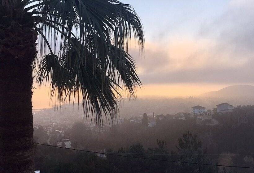 فندق Zefyros Sea View