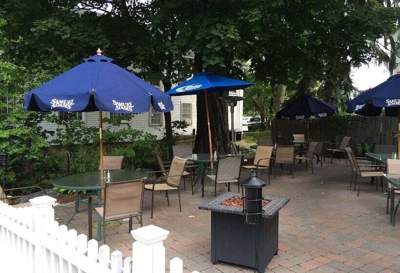 Hunters Grille And Tap At The Grafton Inn