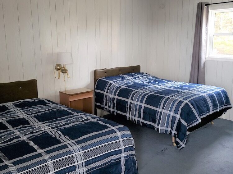 Joyce S Motel & Cottages