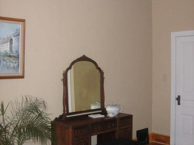 Koch Haus Bed & Breakfast