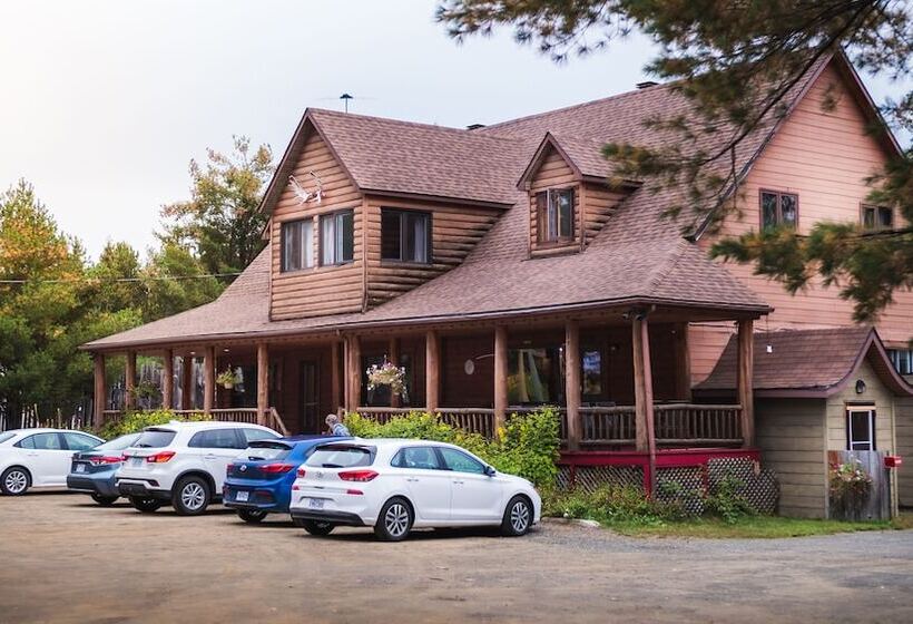 L Auberge Refuge Du Trappeur Inn