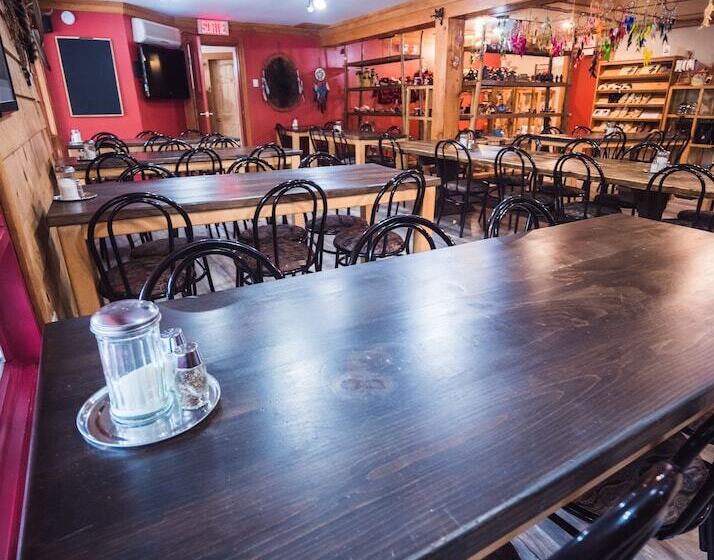 L Auberge Refuge Du Trappeur Inn