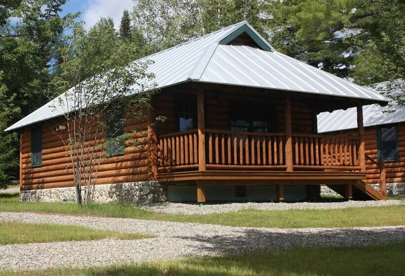 Lake Parlin Lodge & Cabins