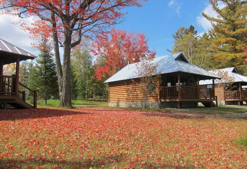 Lake Parlin Lodge & Cabins