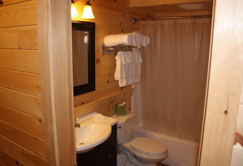 Lake Parlin Lodge & Cabins