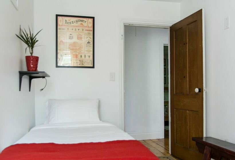 Laura S Bed & Breakfast