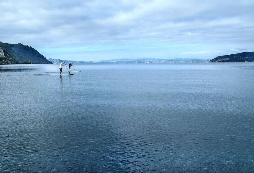 Lupin Lodge Bed And Breakfast