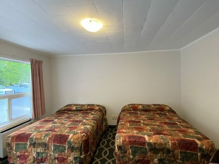 Mindemoya Motel