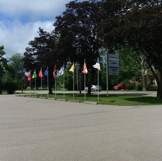 فندق على الطريق Bridgetown Motor Inn