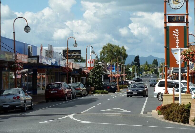 מוטל Central Motor Lodge