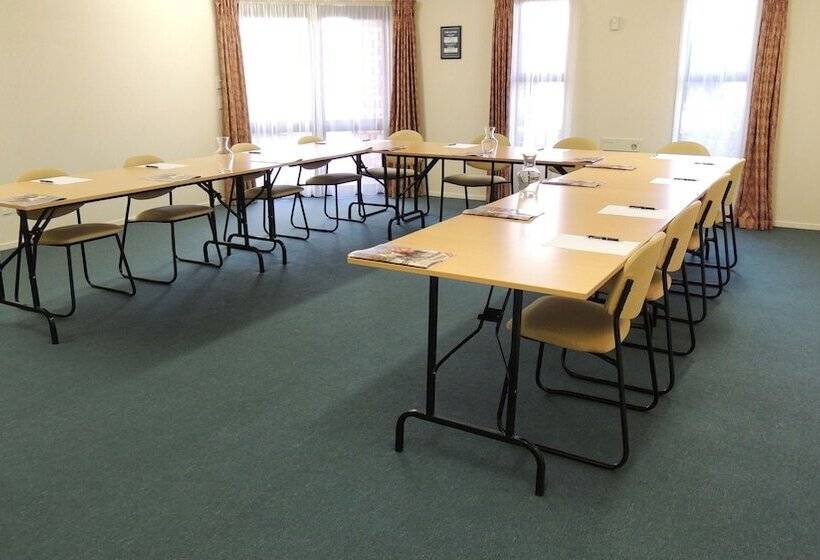 מוטל Central Motor Lodge