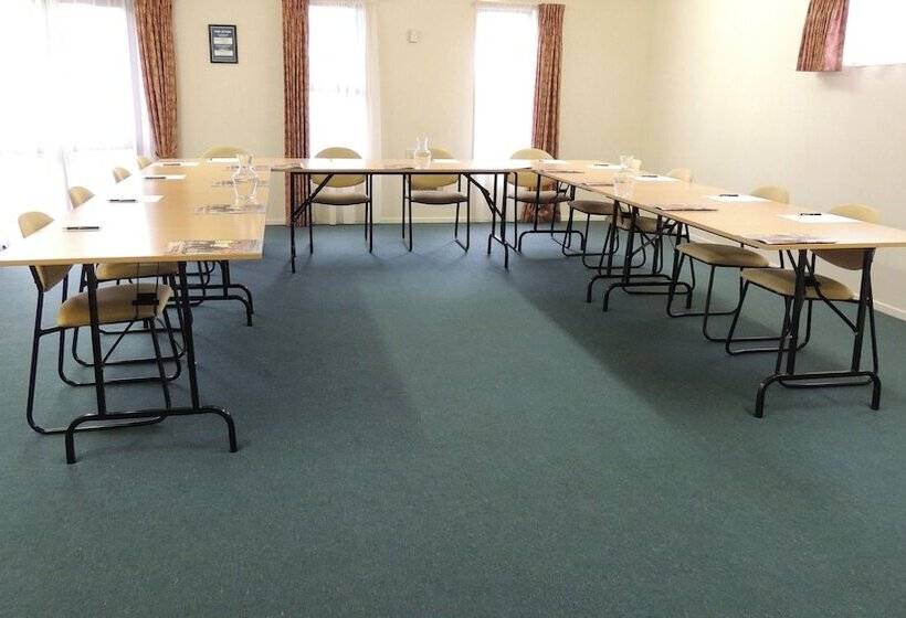 מוטל Central Motor Lodge