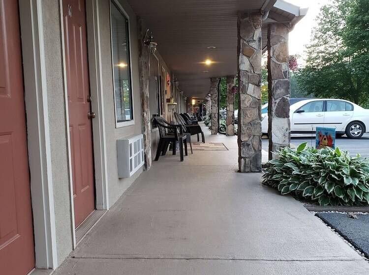 Мотель Chatuge Mountain Inn