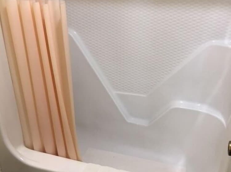 فندق على الطريق Economy Inn