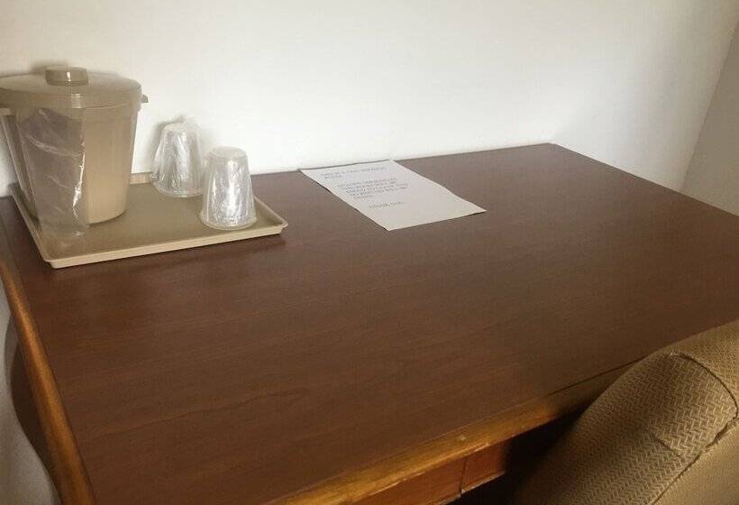 فندق على الطريق Midway Budget Inn