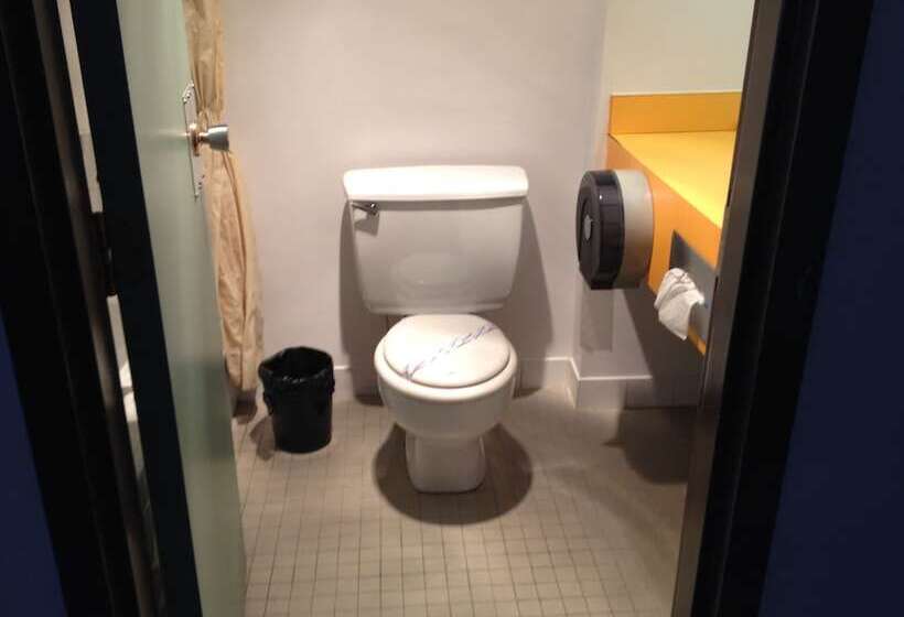 فندق على الطريق Relais Lac Caché