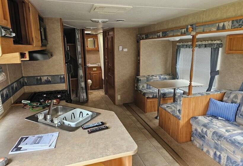 Мотель River Country Motor Lodge