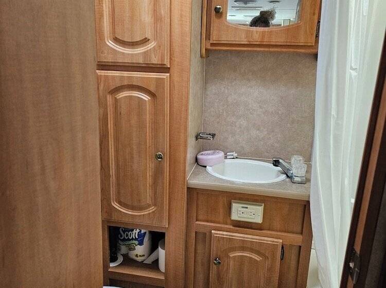 Мотель River Country Motor Lodge