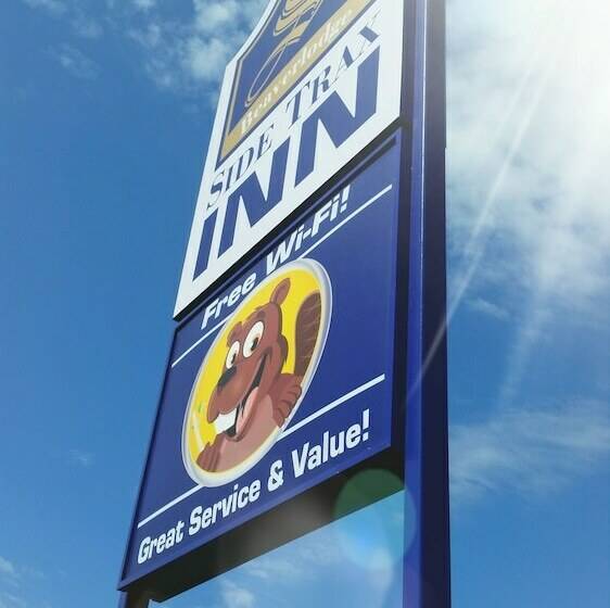מוטל Side Trax Inn